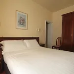 Nova Pensión Saint Helier Jersey